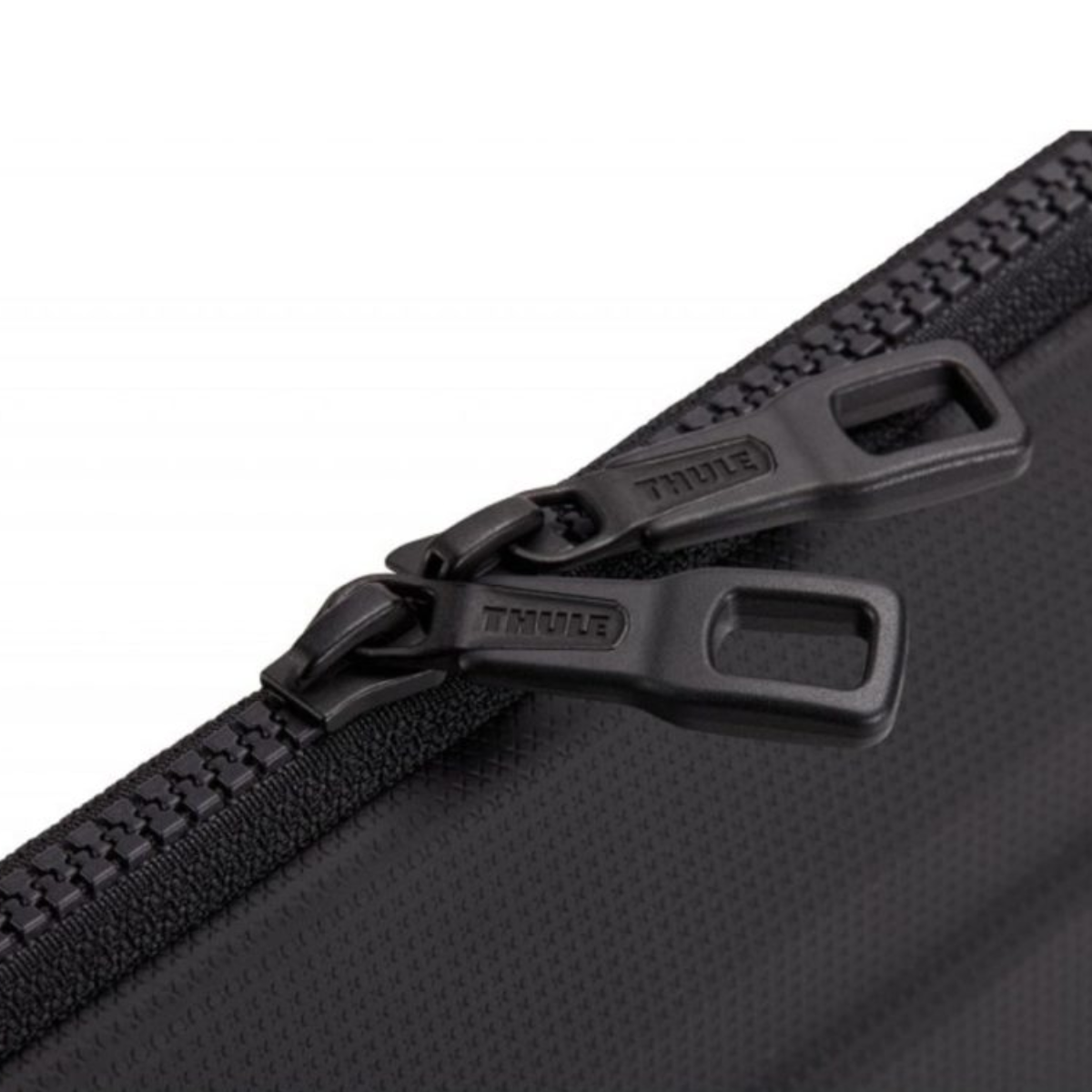 THULE GUANTLET 4.0 PROTECTION SLEEVE 16 MACBOOK PRO - Image 5