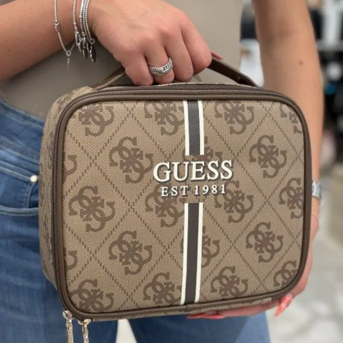 GUESS KALLISTO COSMETIC ORGANIZER CASE - Image 6